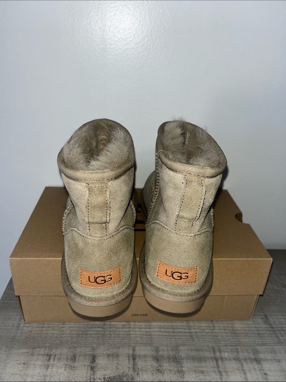 UGG MINI - Picture 3 of 5